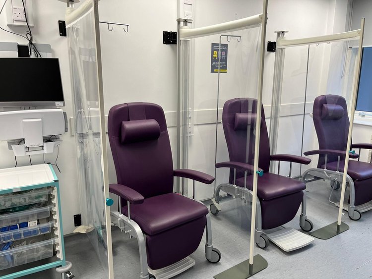 Paravent mural sur pied 